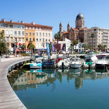 Close To The * Saint-Raphaël
